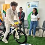 Prefectura fortalece a deportistas mediante la entrega de implementos deportivos