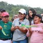 Prefectura entrega una nueva vía para el desarrollo rural de Yantzaza